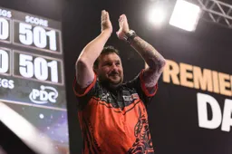 2026PremierLeagueNight11_Clayton01