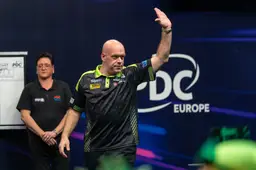 PDCE_ET14_SA405_van_Gerwen-Suljovic-08