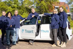 Treant  Collega’s van Treant Thuis bij een van de auto’s