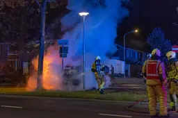 NOORDERNIEUWS_Martijn_Drogt_Bedrijfswagen_volledig_uitgebrand_aan_Maria_in_Campislaan_in_Assen_3