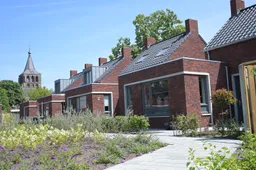 voorbeeld woningbouw-Oplevering bouwproject Olmhof Lage Zwaluwe 2025 (foto Gerard van Vugt)