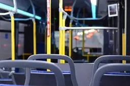 bus-1263266-180
