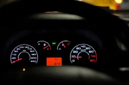 car dashboard 2667434 1280 1