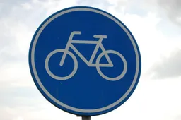 traffic-sign-945937_1920