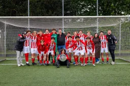 Teamfoto-16-1 (1)