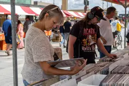 260807-25 Platenbeurs