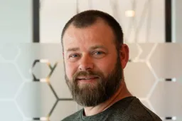 Dennis Bos