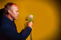Stef Bos - Bloemlezing 2026 - (c) Inge Kinnet - liggend zonder tekst