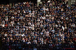 Titelfeest écht starten: supporters luisteren naar oproep