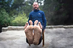 The Barefoot Dutchman, die in Australië het wereldrecord 'barefoot walking' gaat verbreken