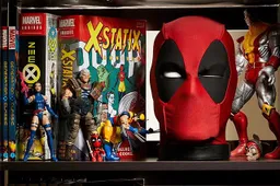 Word de beste maten met dit levensgroot Deadpool-hoofd