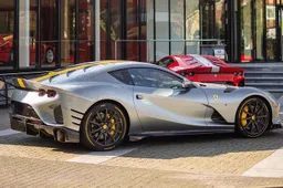 Kroymans in Hilversum krijgt twee bloedstollende Ferrari 812 Competizione geleverd