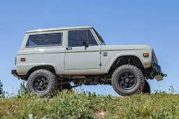 ICON 4x4 viert zijn honderdste Bronco met een extra dikke restomod