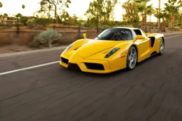 Deze legendarische gele Ferrari Enzo kan deze maand nog van jou zijn