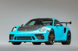 Deze Porsche GT3 RS Weissach is de natte droom van elke man op aarde