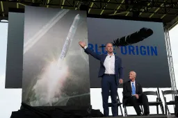 Plaats aan boord bij ruimtevaart Jeff Bezos tijdens veiling geveild voor 28 miljoen dollar