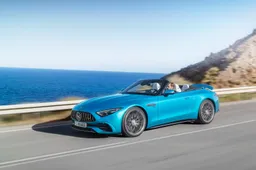 De Mercedes-AMG SL 43 is een gedownsizede Spoetnik raket