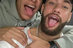 Supervedettes Kylian Mbappé en Neymar voeren oorlog met elkaar in Parijs