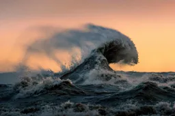 Trevor Pottelberg weet de kracht van de zee op een uitzonderlijk manier te fotograferen