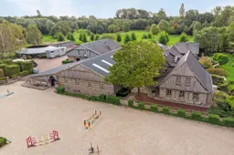 Funda Toppers #94: gigantisch landgoed met complete manege vlakbij onze Oosterburen