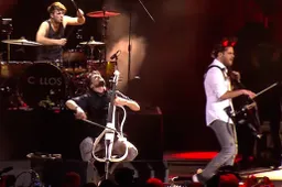 Deze guys rocken met hun cello op Highway to Hell
