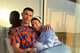 De vriendin van Cristiano Ronaldo krijgt de wind van voren na bikinifoto