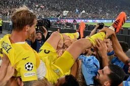 Lazio Roma-doelman scoort in knotsgek slot van Champions League-duel