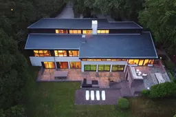 Funda Toppers #15: prachtige villa met tennisbaan in Hilversum