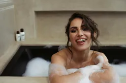 Yasmin Karssing toont haar schoonheid in schitterende fotoshoot voor FHM