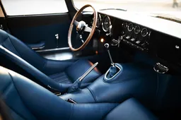 Gegarandeerd verdraaide nekken met deze Jaguar E-Type uit 1963