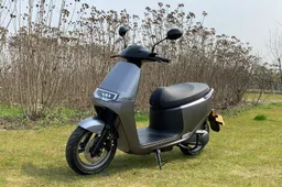 Review: Ecooter E2 S is lekkere cruise-scooter met een groen hart