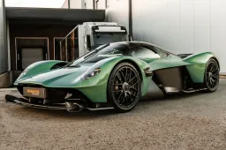 Deze tweedehands Aston Martin Valkyrie staat te koop voor miljoenen