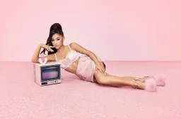De 8 beste gifjes van Ariana Grande