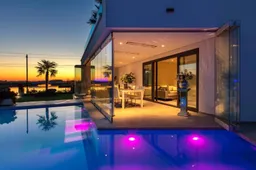Voor ruim twee miljoen euro woon jij in een Ibiza-villa in Rotterdam