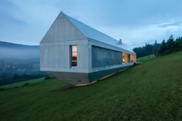 Dit betonnen huis in Polen is een bunker van rust