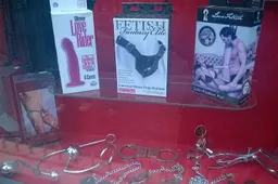 Porno en zweepjes zoeken in het grootste erotisch warenhuis van Nederland
