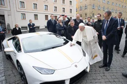 De Lamborghini Huracán van de Paus staat nu te koop