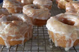 Zo bouw je overheerlijke geglazuurde donuts