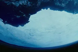 Doemdenkers gaan los door vaag object op Antarctica