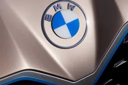 BMW is er klaar mee en verandert haar logo drastisch