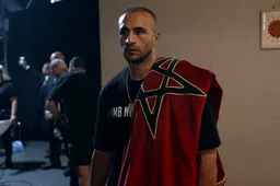 Badr Hari zint op wraak tegen Wrzosek tijdens uitverkocht Glory kickboksgala