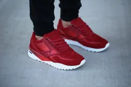 De wekelijkse 5 hardste sneakers laten je uit je stoel glijden