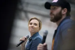 Scarlett Johanson en Chris Evans terug in de hoofdrol in nieuwe film Ghosted