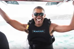 Barack Obama geniet van zijn pensioen door te kitesurfen met Richard Branson