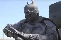 Real life Batman pak breekt wereldrecord met 23 functionerende gadgets