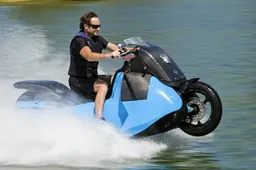 Met deze Biski motor kun je over het water scheuren