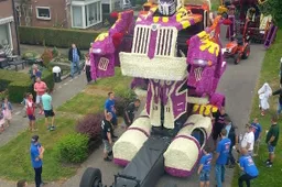 Gasten uit Leersum bouwen Transformer van 90.000 bloemen