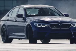 BMW M5 zet driftrecord door 8 uur achter elkaar zijwaarts te glijden