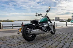 Moddervette BMW R 18 met bobberkit is maximaal flaneren