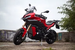 BMW S 1000 XR is brute superbike verpakt in een comfortabel jasje